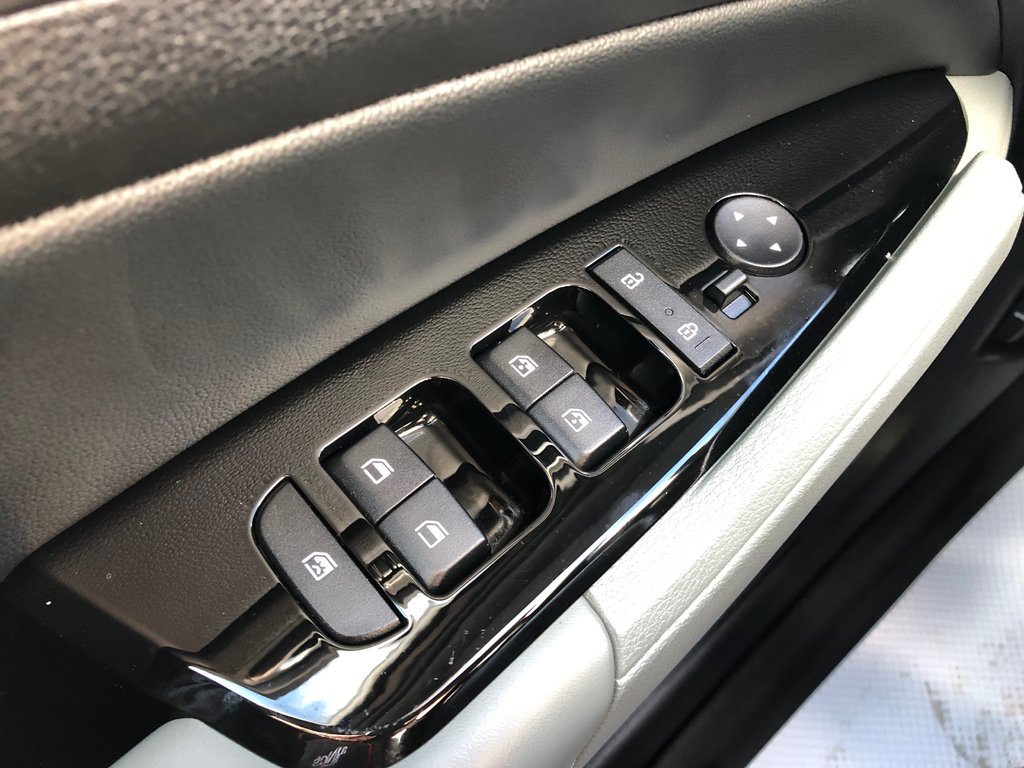 2023 Kia Sportage X-Line Limited - power seats, hands free, a/c in COLDBROOK, Nova Scotia - 7 - w1024h768px