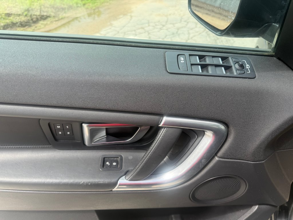 2017 Land Rover DISCOVERY SPORT HSE LUXURY, keyless entry, backup camera, BT in COLDBROOK, Nova Scotia - 8 - w1024h768px