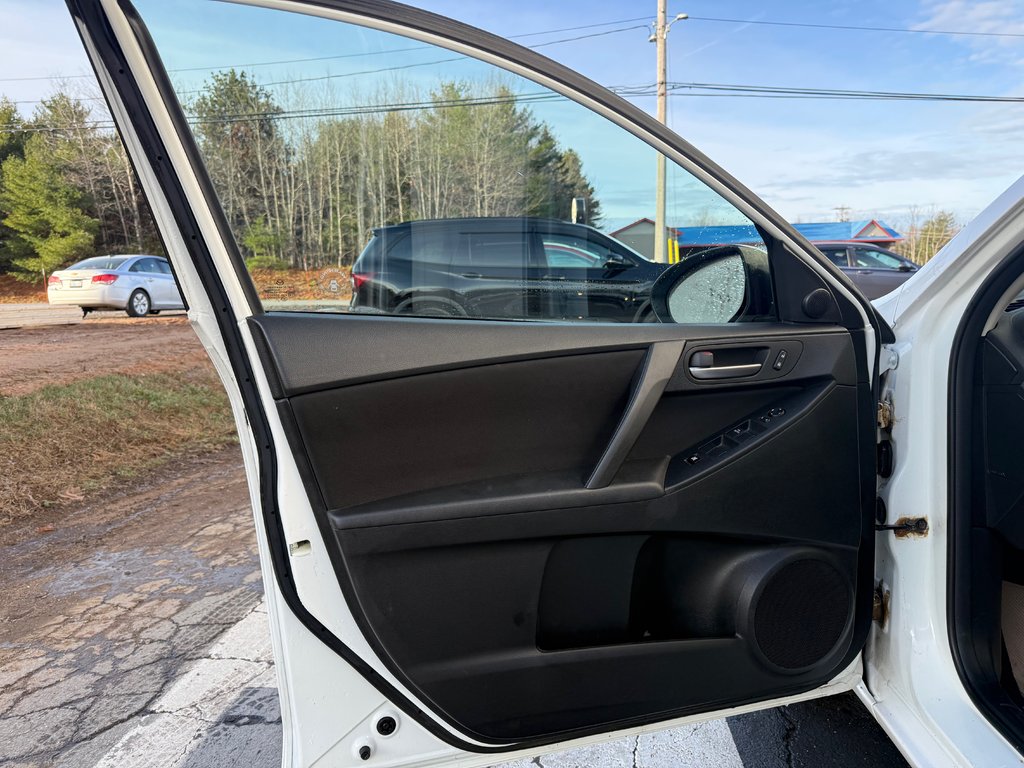 2013 Mazda MAZDA 3 GX, bucket seats in Kentville, Nova Scotia - 7 - w1024h768px