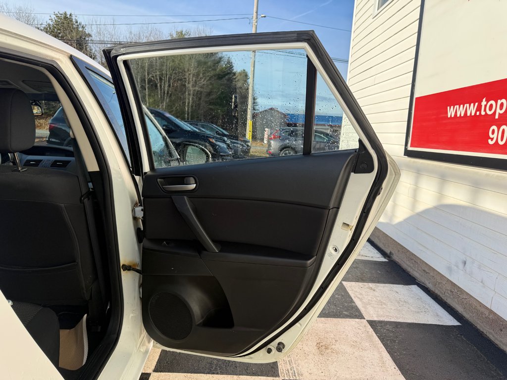 2013 Mazda MAZDA 3 GX, bucket seats in Kentville, Nova Scotia - 17 - w1024h768px