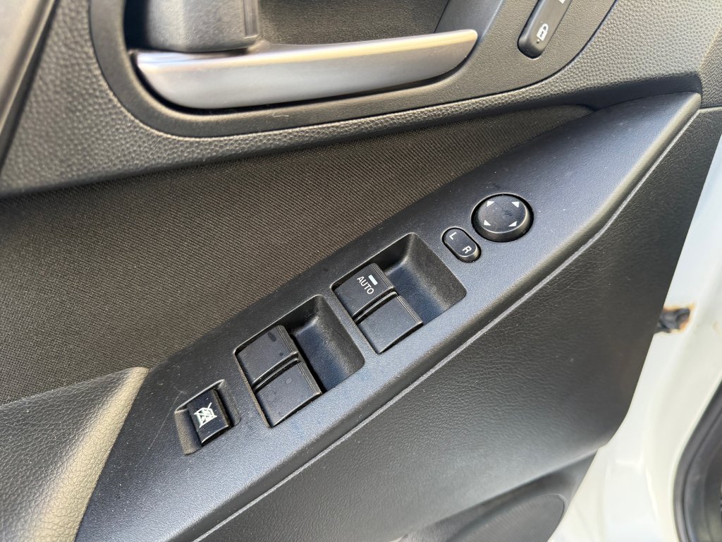 2013 Mazda MAZDA 3 GX, bucket seats in Kentville, Nova Scotia - 8 - w1024h768px
