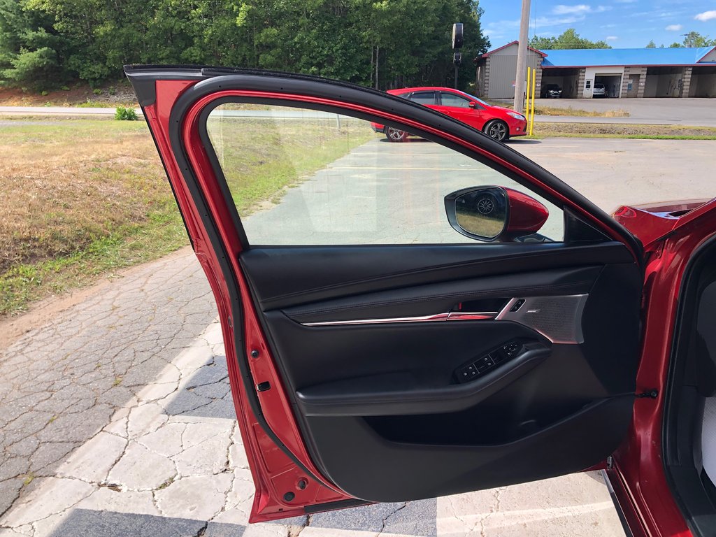 2021 Mazda 3 Sport GT - Top View Camera, Heated Steering Wheel & Seat in Kentville, Nova Scotia - 7 - w1024h768px