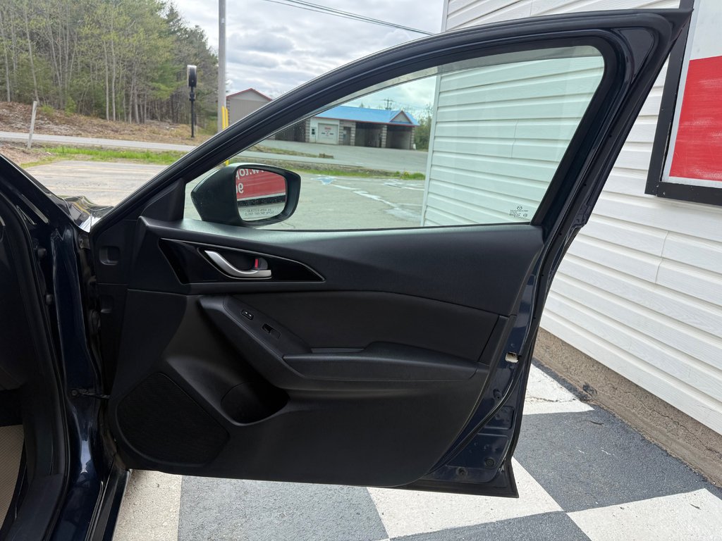 2014 Mazda MAZDA3 Touring, keyless entry, backup camera, Bluetooth in COLDBROOK, Nova Scotia - 19 - w1024h768px