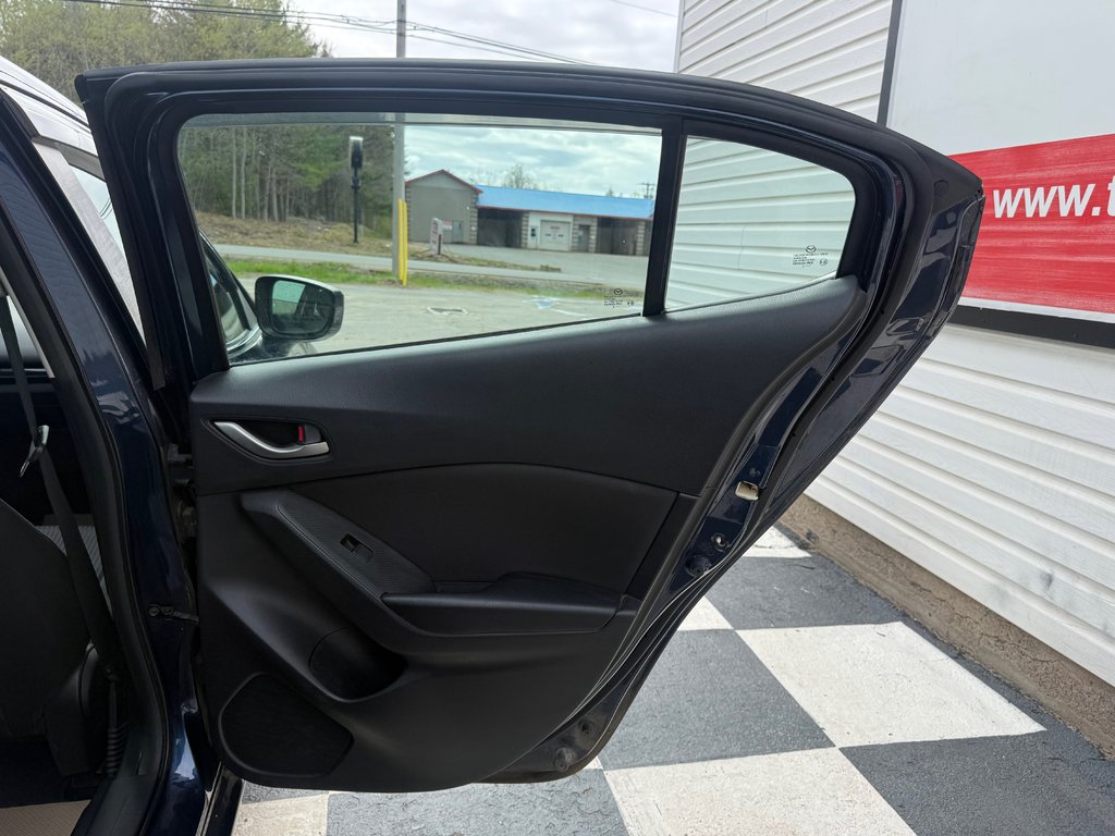 2014 Mazda MAZDA3 Touring, keyless entry, backup camera, Bluetooth in COLDBROOK, Nova Scotia - 17 - w1024h768px