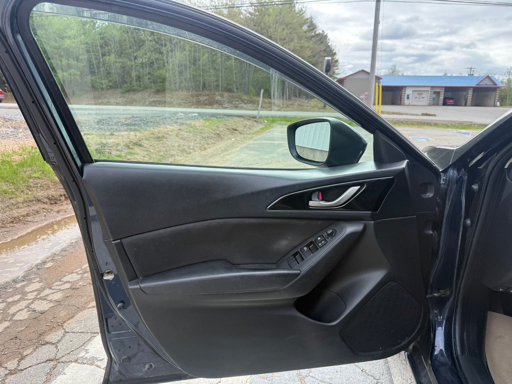 2014 Mazda MAZDA3 Touring, keyless entry, backup camera, Bluetooth in COLDBROOK, Nova Scotia - 7 - w1024h768px