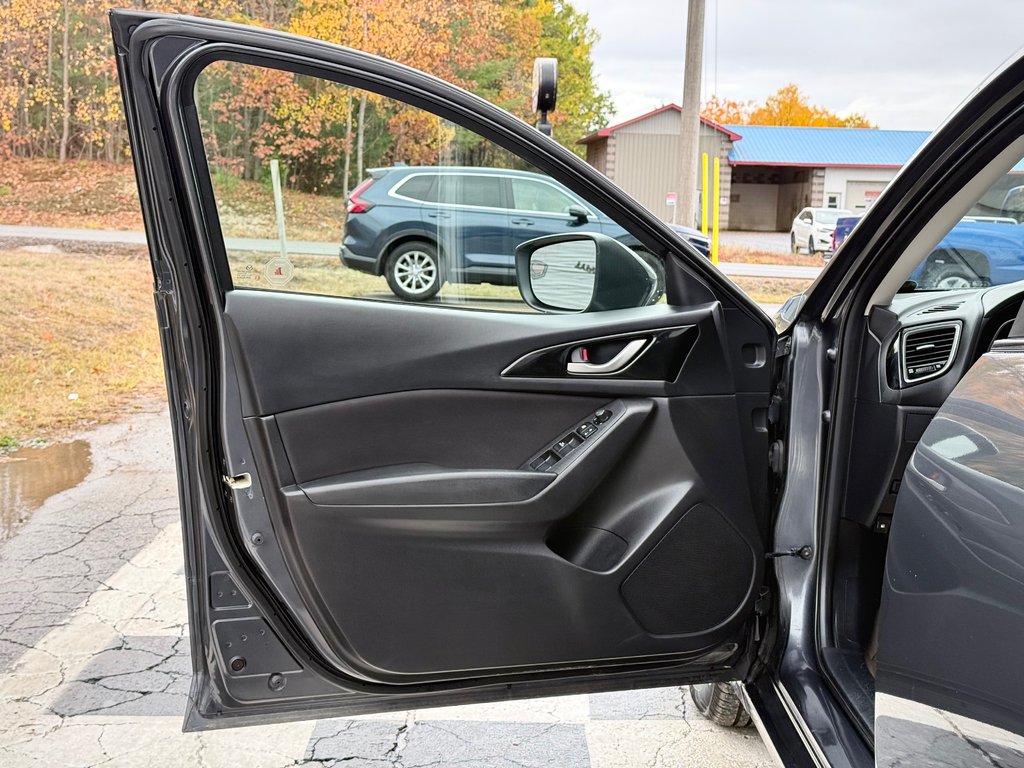 2015 Mazda MAZDA3 GS | Back-Up Camera, Keyless Start, CD/MP3 Player in COLDBROOK, Nova Scotia - 7 - w1024h768px