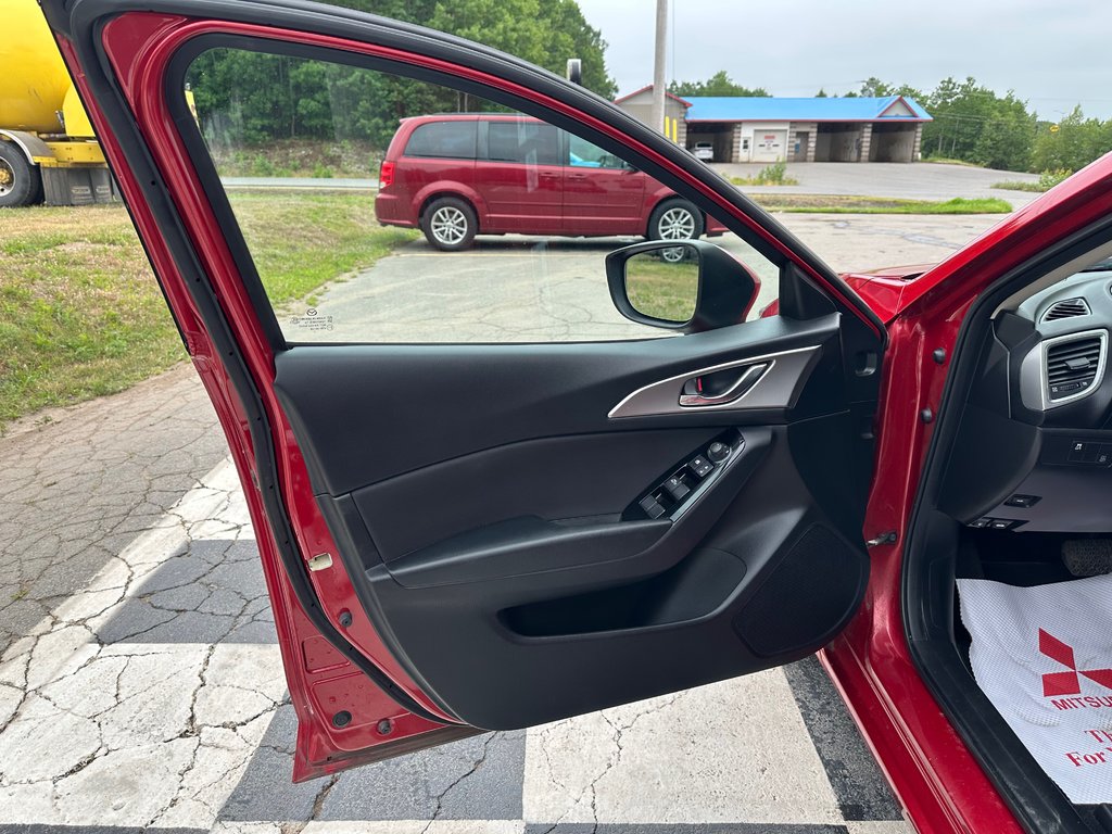 2018 Mazda 3 GS, Power Mirrors, Touchscreen, Sunroof in COLDBROOK, Nova Scotia - 7 - w1024h768px
