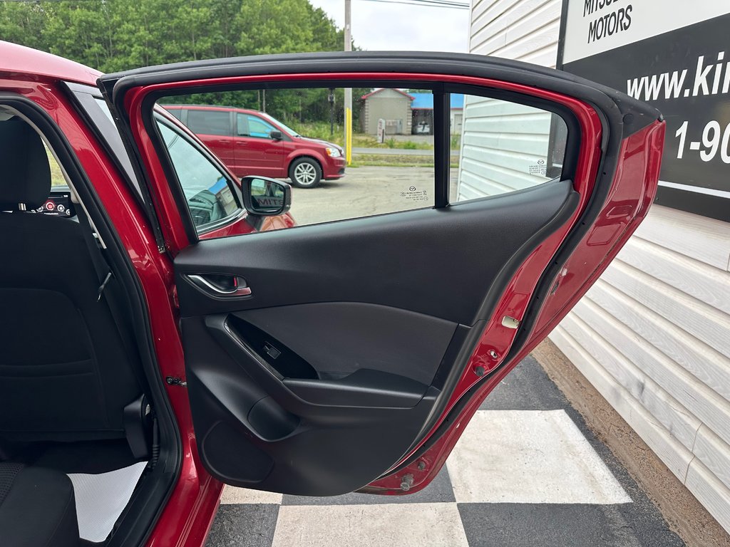 2018 Mazda 3 GS, Power Mirrors, Touchscreen, Sunroof in COLDBROOK, Nova Scotia - 22 - w1024h768px