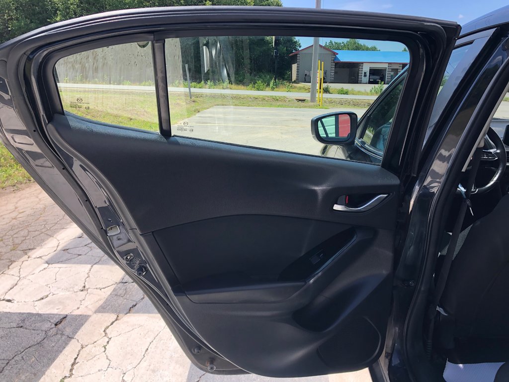 2018 Mazda 3 GS, Aux, SD Card, USB Ports in COLDBROOK, Nova Scotia - 19 - w1024h768px