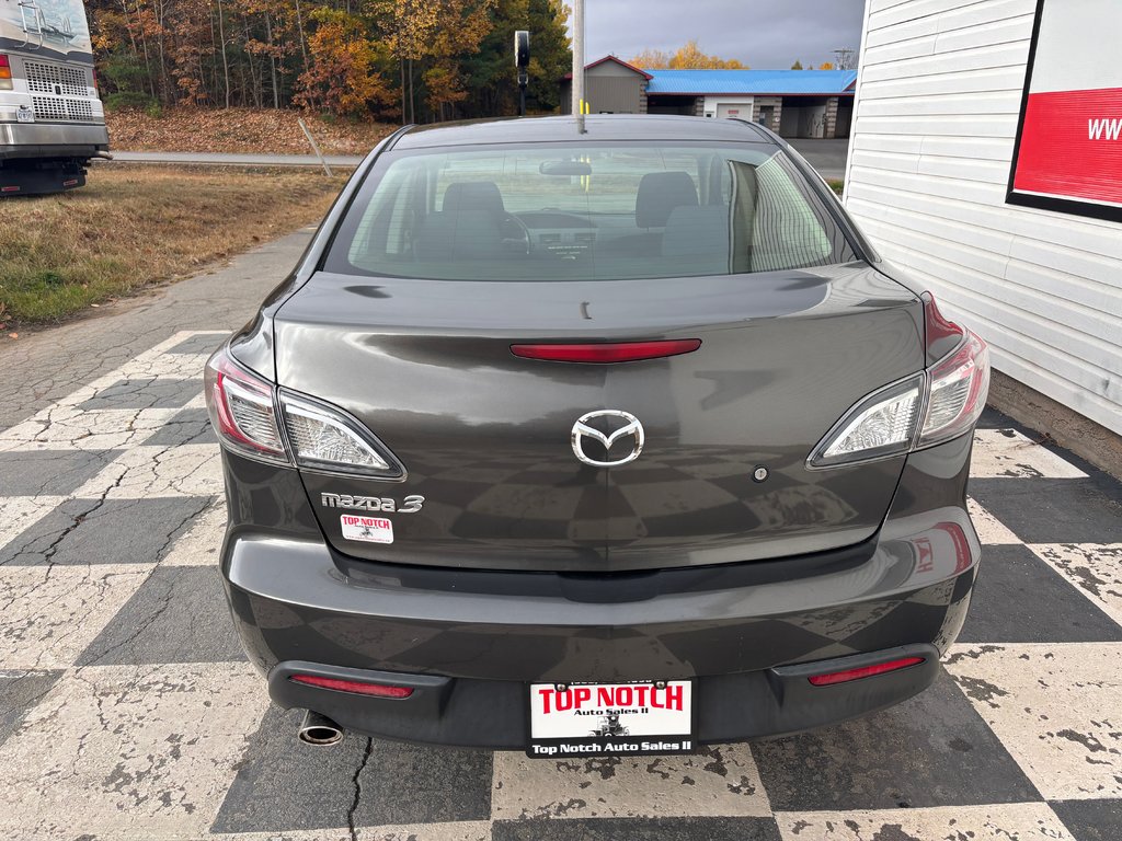 2010 Mazda MAZDA 3 in Kentville, Nova Scotia - 5 - w1024h768px