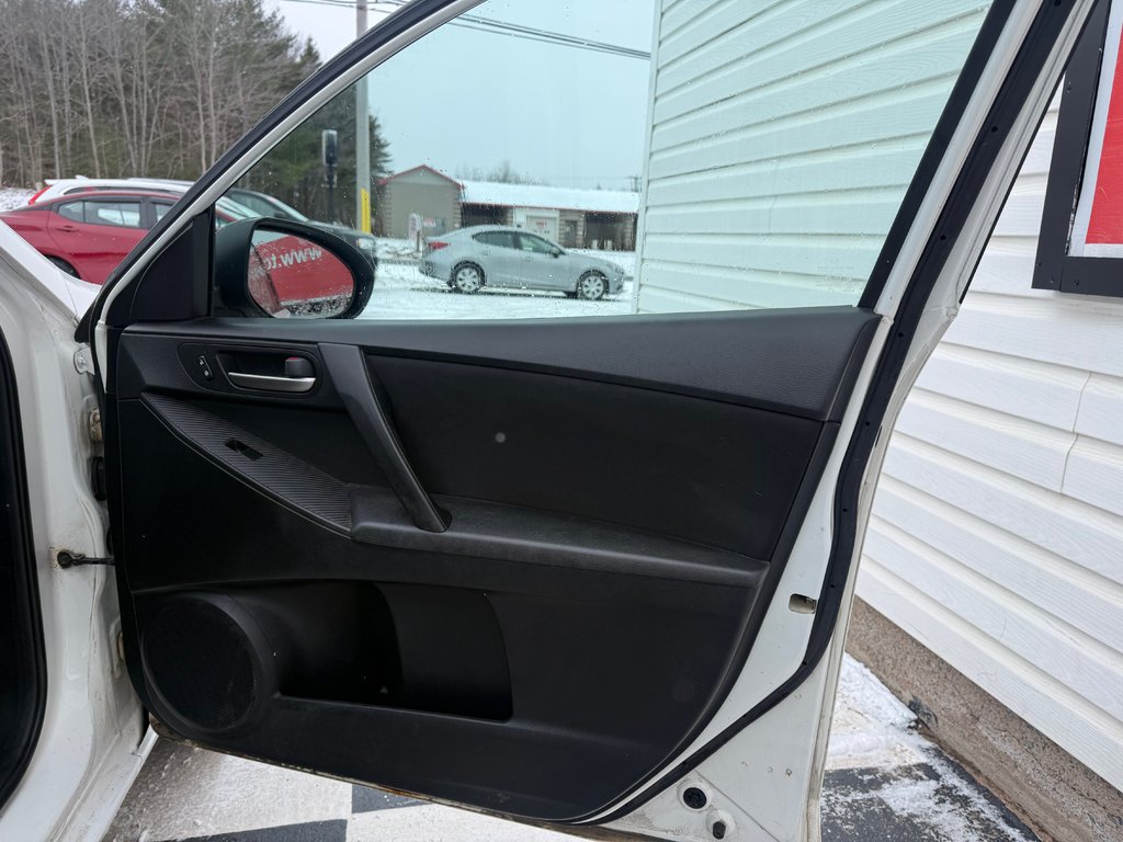 2012 Mazda MAZDA3I GX, Keyless entry, MP3, Cruise control in Kentville, Nova Scotia - 18 - w1024h768px