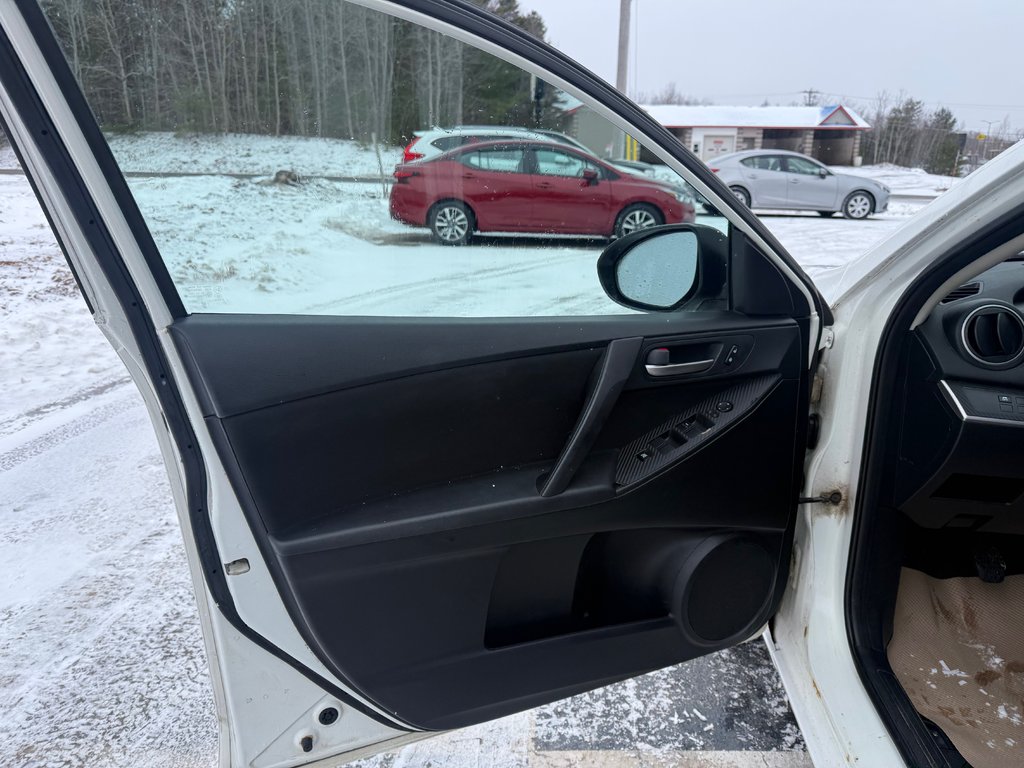 2012 Mazda MAZDA3I GX, Keyless entry, MP3, Cruise control in Kentville, Nova Scotia - 7 - w1024h768px