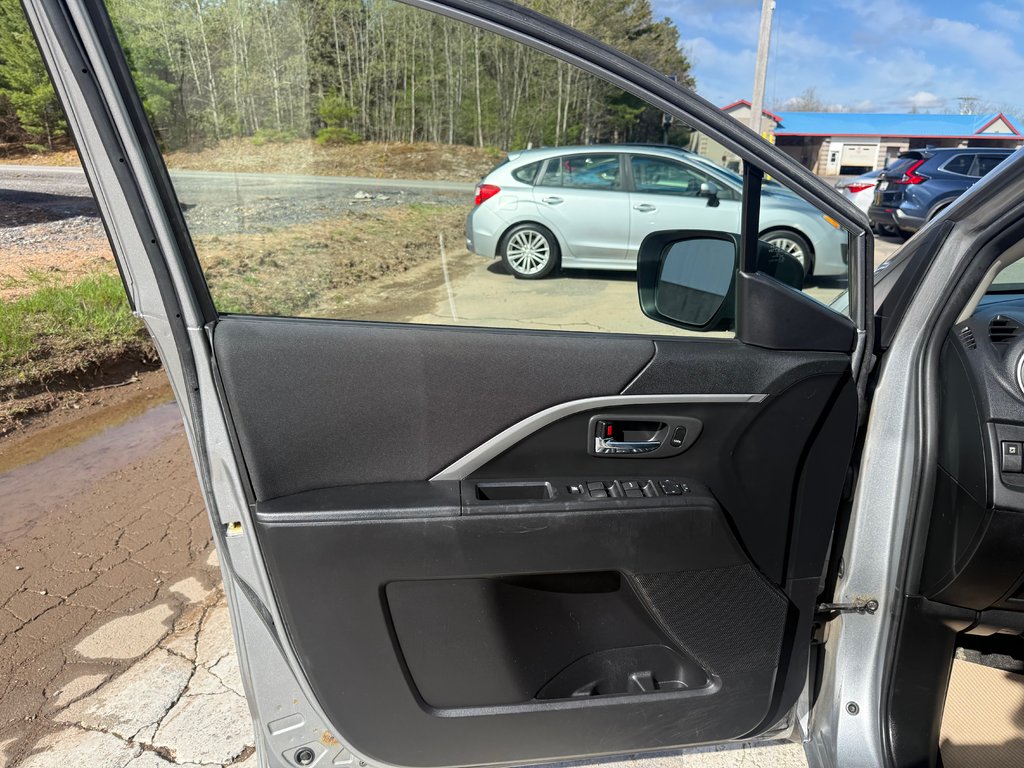Mazda MAZDA5 GS, keyless entry, backup camera, Bluetooth 2016 à Kentville, Nouvelle-Écosse - 7 - w1024h768px