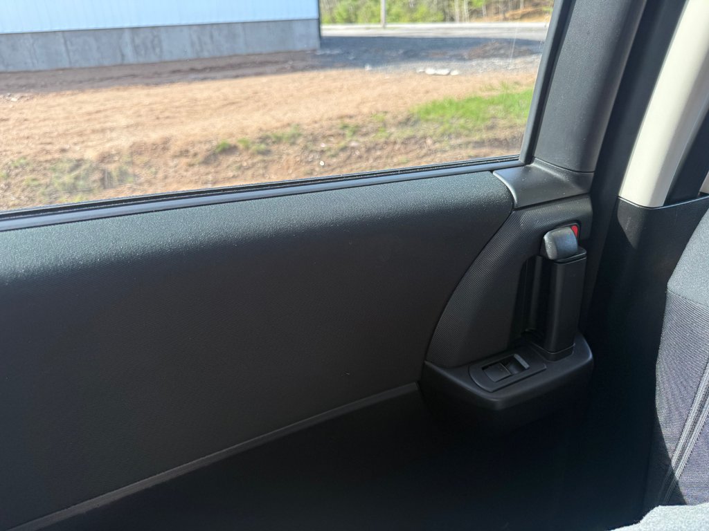 Mazda MAZDA5 GS, keyless entry, backup camera, Bluetooth 2016 à Kentville, Nouvelle-Écosse - 14 - w1024h768px