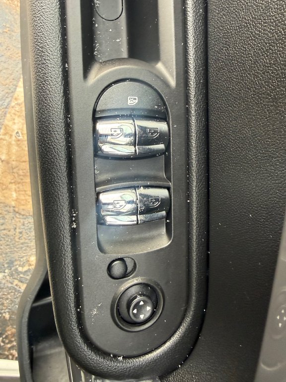 2018 MINI COUNTRYMAN Cooper S, keyless entry, bucket seats, heated seat in Kentville, Nova Scotia - 8 - w1024h768px