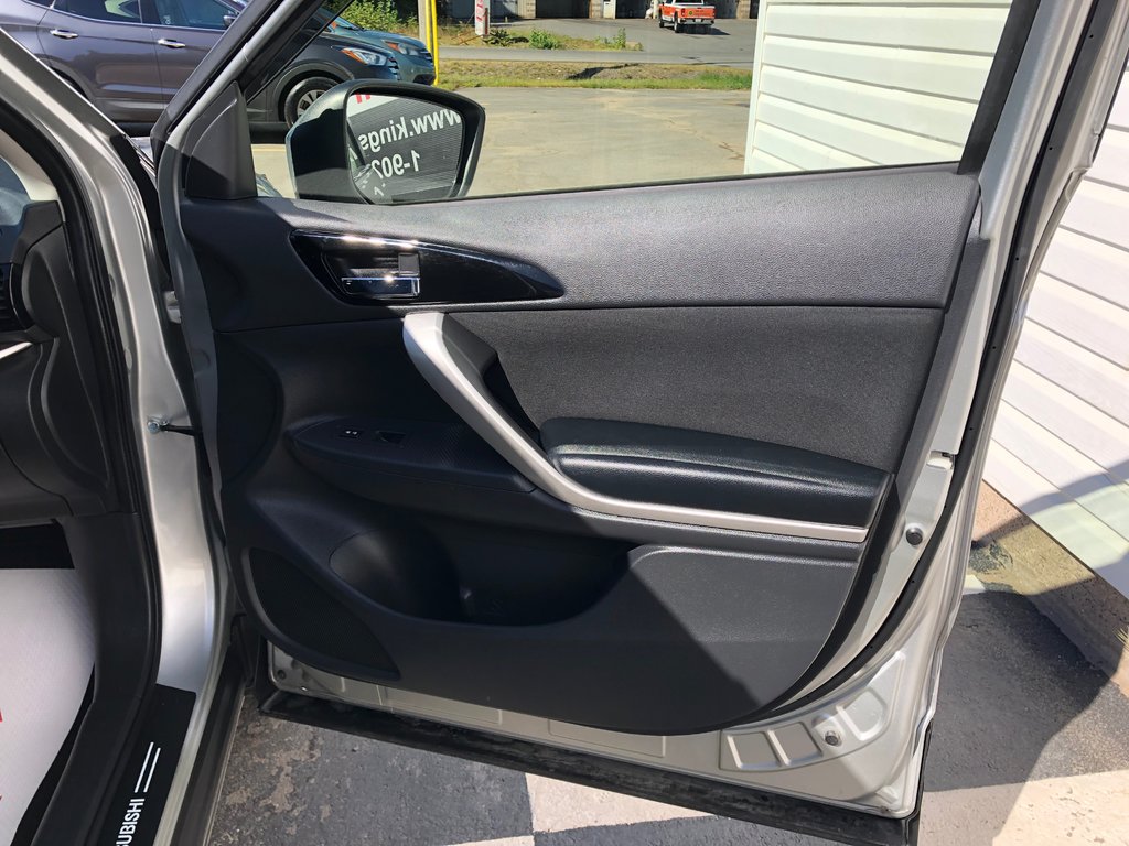 2023  ECLIPSE CROSS Se s-awd, cruise, reverse cam, dual climate zones in Kentville, Nova Scotia - 22 - w1024h768px