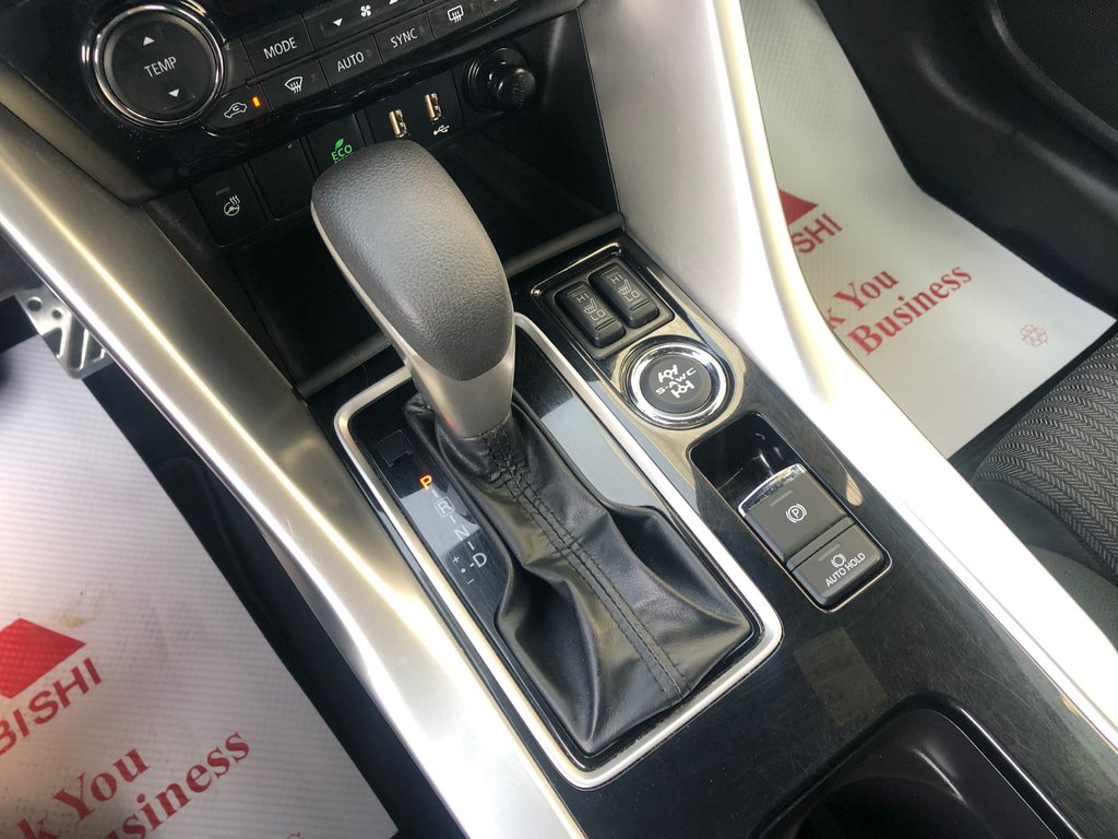 2023 Mitsubishi ECLIPSE CROSS Carbon - hands free, reverse cam, cruise control in Kentville, Nova Scotia - 16 - w1024h768px
