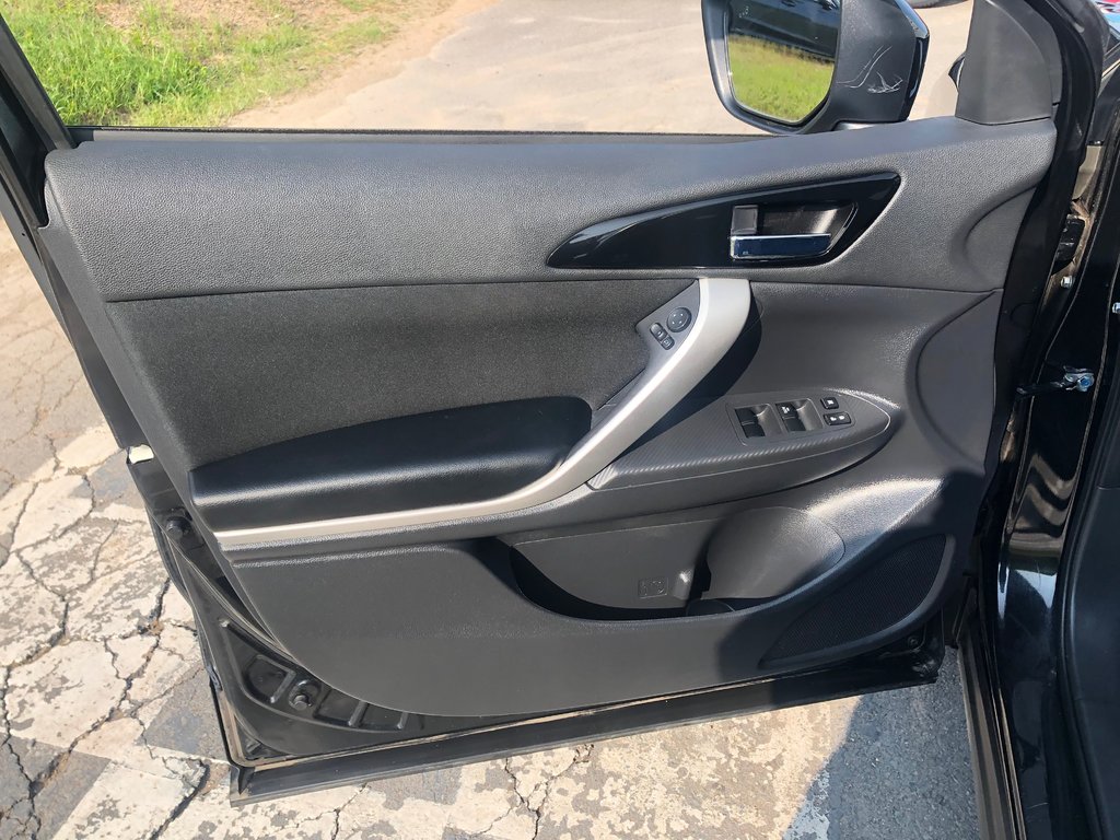 2023 Mitsubishi ECLIPSE CROSS Carbon - hands free, reverse cam, cruise control in Kentville, Nova Scotia - 17 - w1024h768px