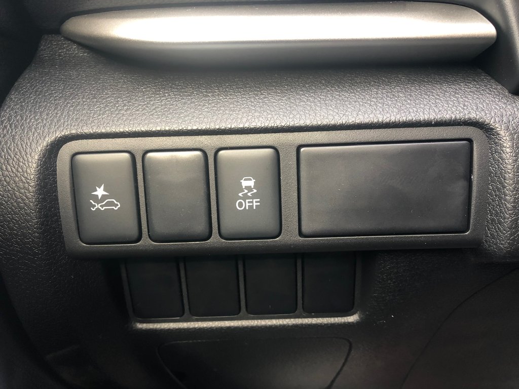 2025 Mitsubishi ECLIPSE CROSS ES S-AWC in Kentville, Nova Scotia - 10 - w1024h768px
