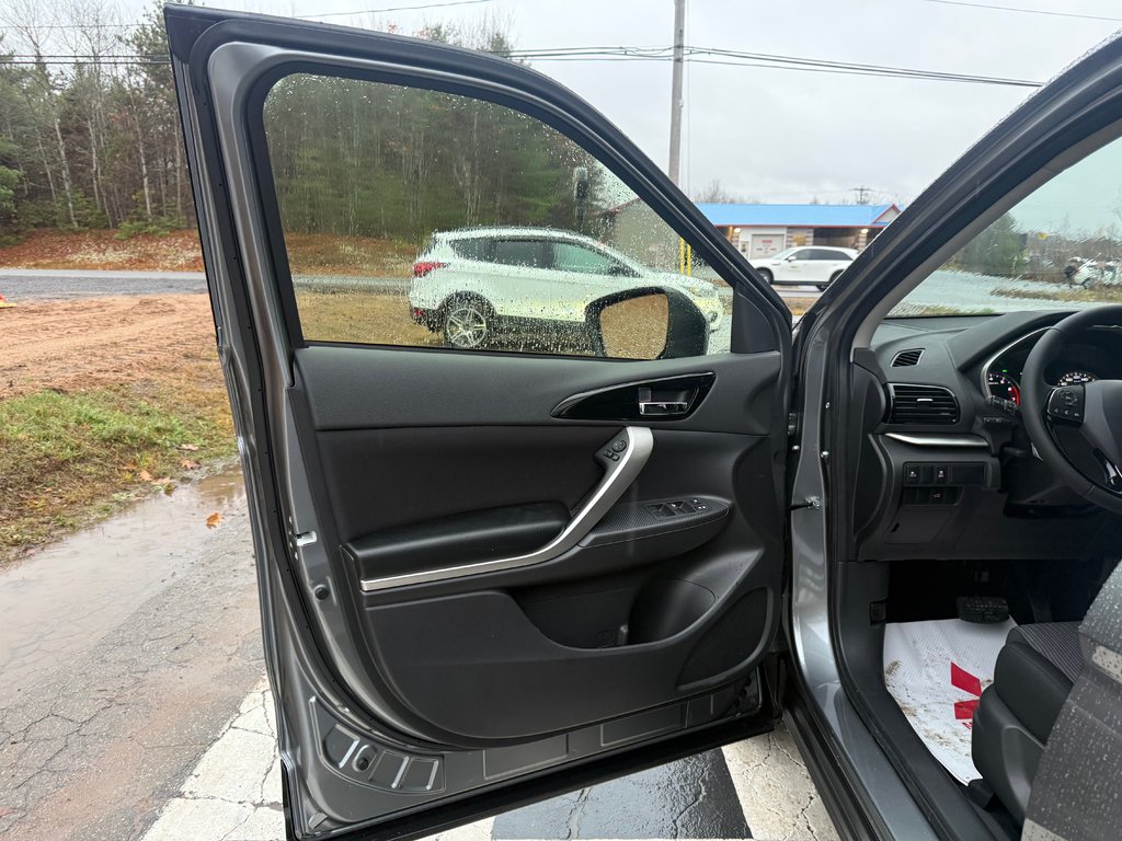 2026 Mitsubishi Eclipse Cross SE S-AWC in Kentville, Nova Scotia - 7 - w1024h768px