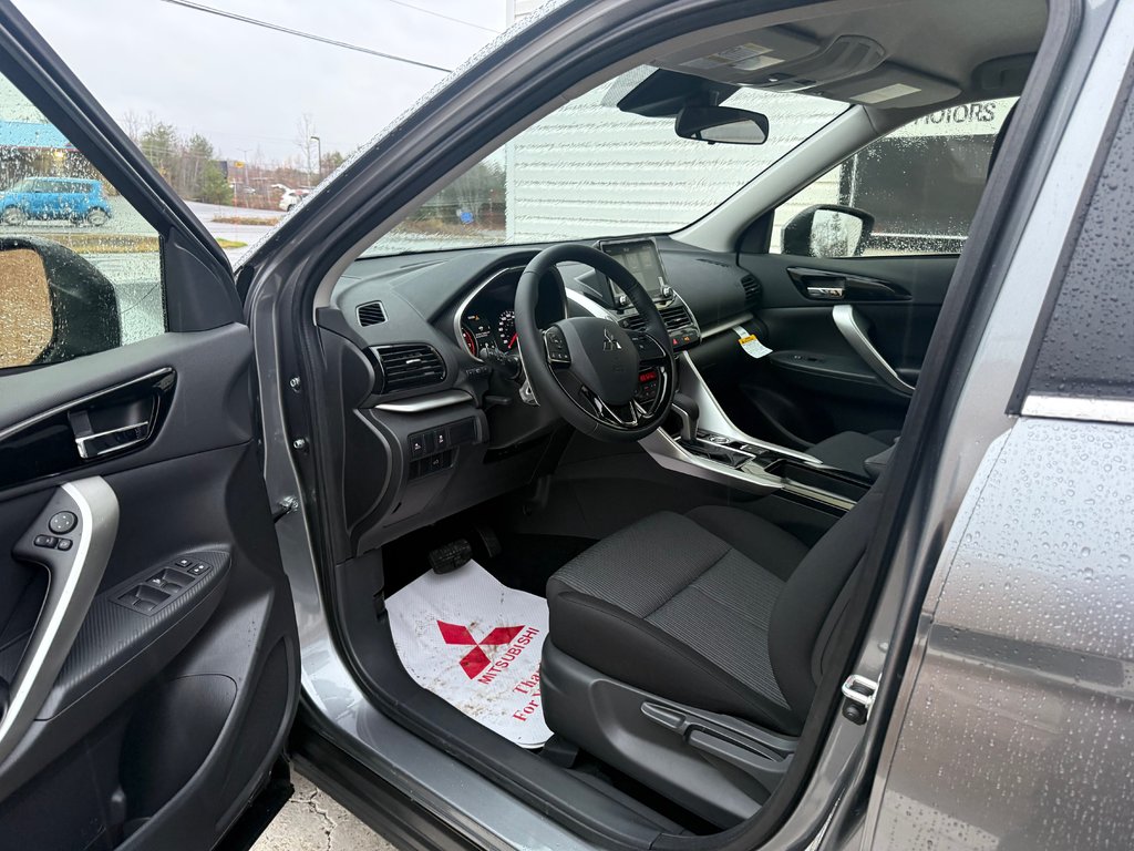 2026 Mitsubishi Eclipse Cross SE S-AWC in Kentville, Nova Scotia - 9 - w1024h768px