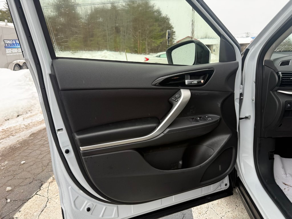 2026 Mitsubishi Eclipse Cross SE S-AWC in Kentville, Nova Scotia - 6 - w1024h768px