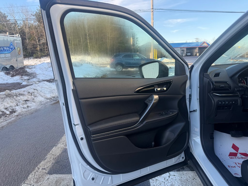 2026 Mitsubishi Eclipse Cross NOIR S-AWC in Kentville, Nova Scotia - 7 - w1024h768px