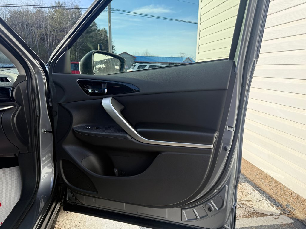 2026 Mitsubishi Eclipse Cross SE S-AWC in Kentville, Nova Scotia - 18 - w1024h768px