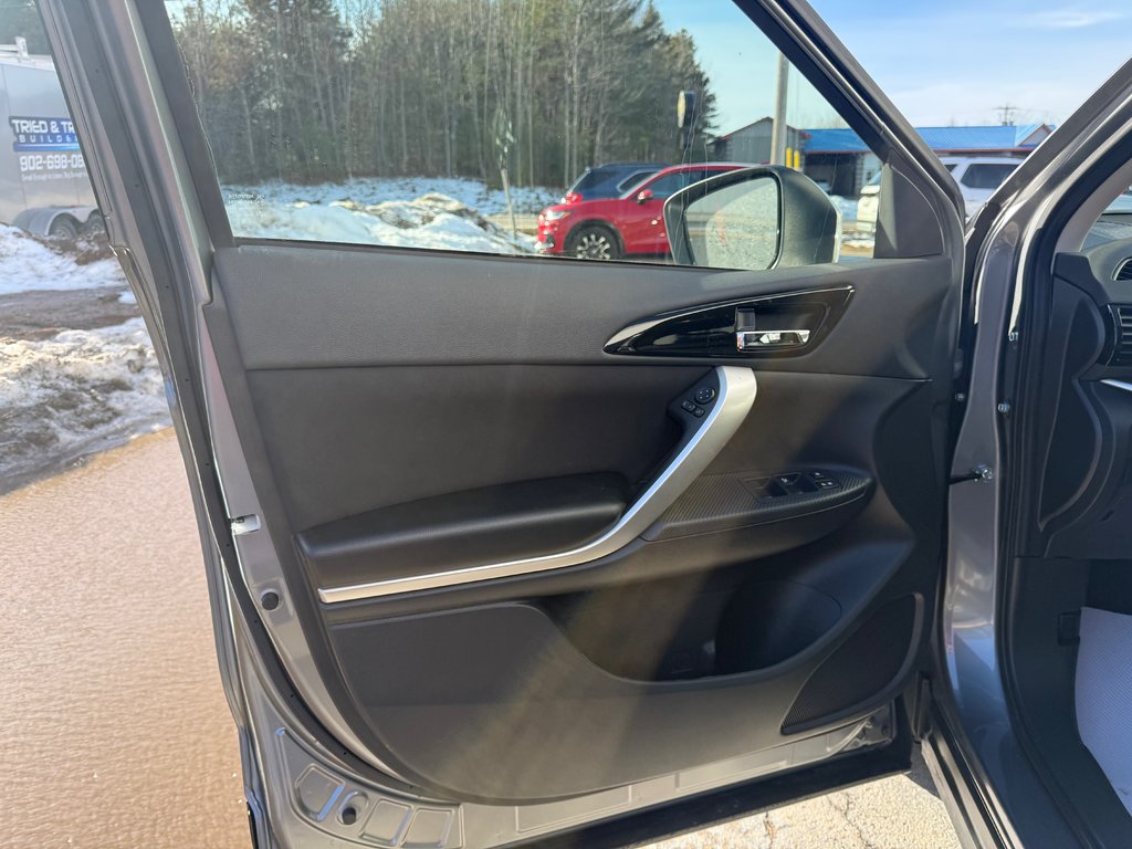 2026 Mitsubishi Eclipse Cross SE S-AWC in Kentville, Nova Scotia - 7 - w1024h768px