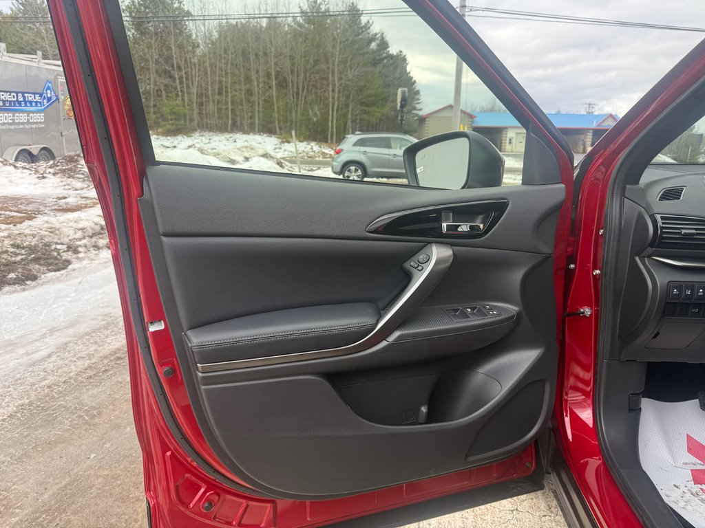 2026 Mitsubishi Eclipse Cross NOIR S-AWC in Kentville, Nova Scotia - 7 - w1024h768px