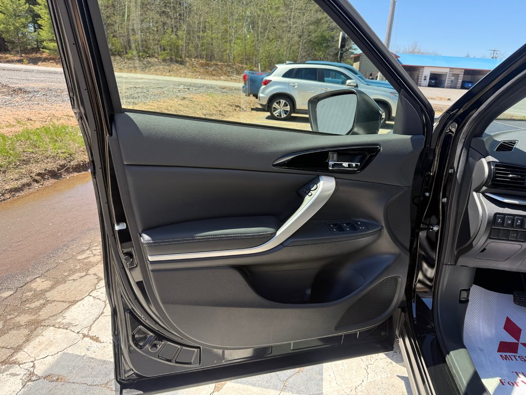 2026 Mitsubishi Eclipse Cross GT S-AWC in Kentville, Nova Scotia - 7 - w1024h768px