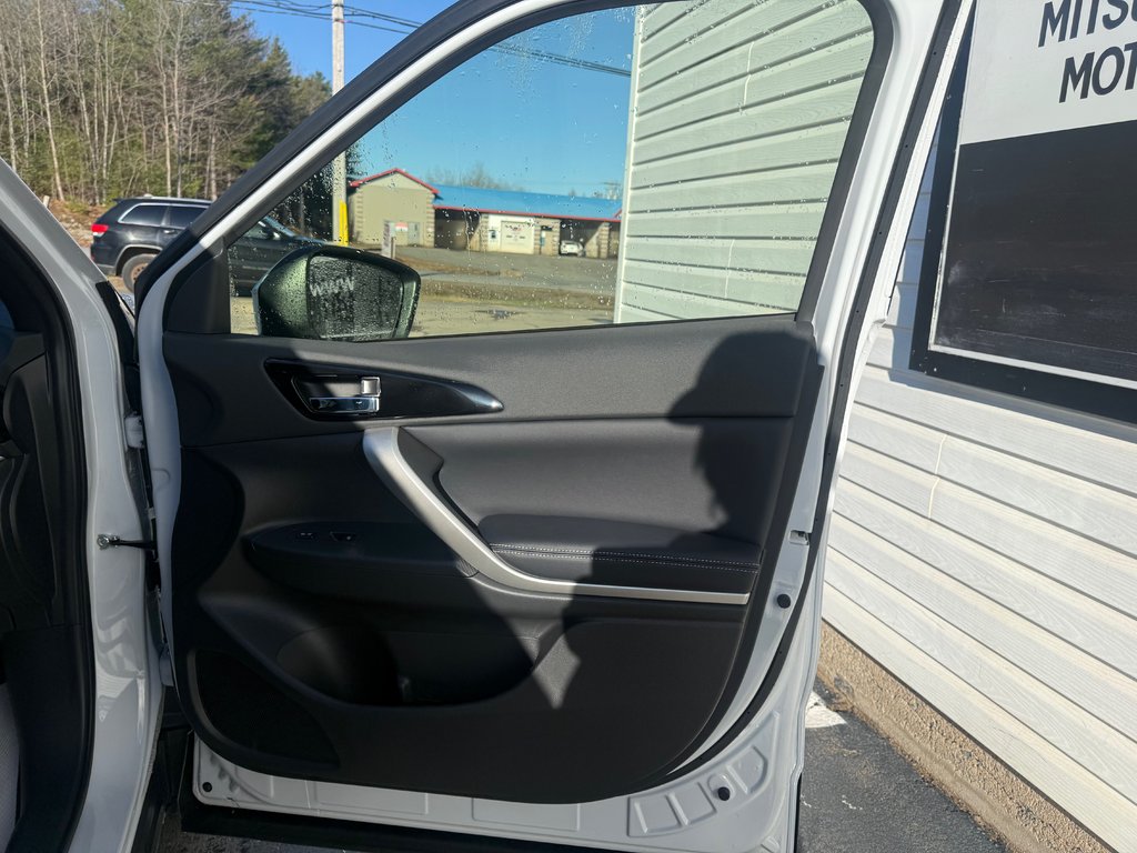 2026 Mitsubishi Eclipse Cross GT S-AWC in Kentville, Nova Scotia - 19 - w1024h768px