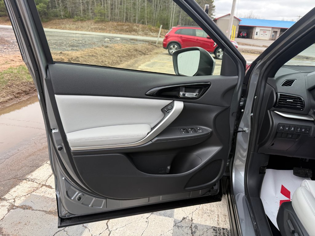 2026 Mitsubishi Eclipse Cross GT S-AWC in Kentville, Nova Scotia - 7 - w1024h768px