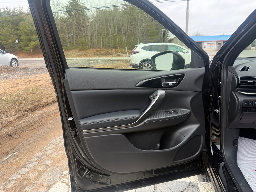 2026 Mitsubishi Eclipse Cross NOIR S-AWC in Kentville, Nova Scotia - 7 - w1024h768px