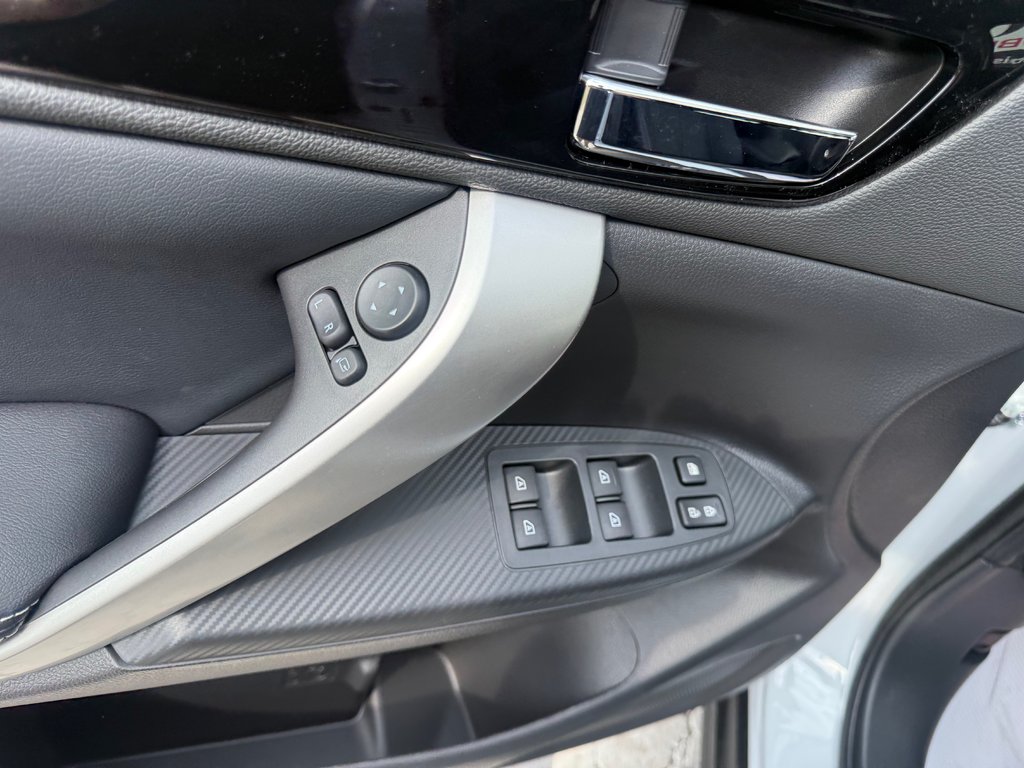 2026 Mitsubishi Eclipse Cross GT S-AWC in Kentville, Nova Scotia - 8 - w1024h768px