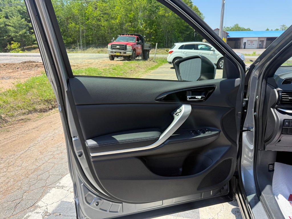 2026 Mitsubishi Eclipse Cross GT S-AWC in Kentville, Nova Scotia - 7 - w1024h768px