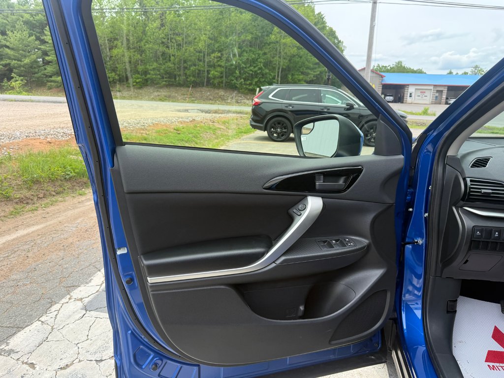 2026 Mitsubishi Eclipse Cross ES S-AWC in Kentville, Nova Scotia - 7 - w1024h768px