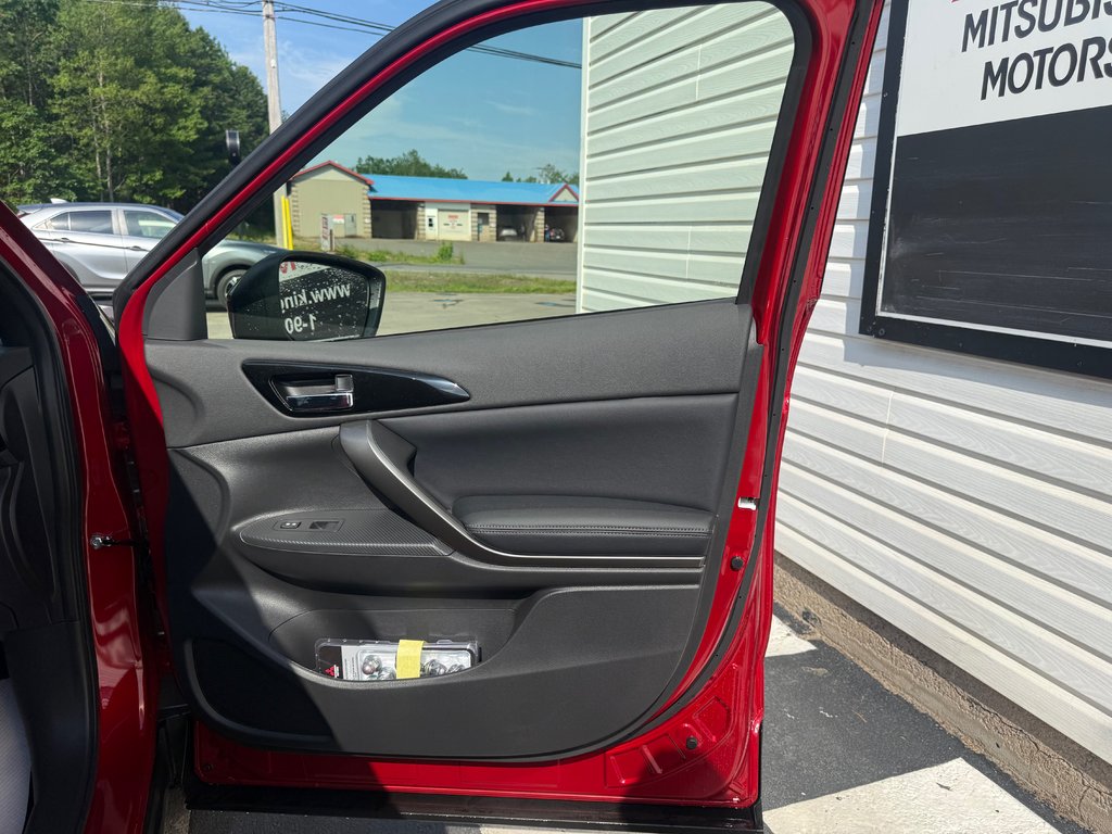 2026 Mitsubishi Eclipse Cross NOIR S-AWC in Kentville, Nova Scotia - 18 - w1024h768px