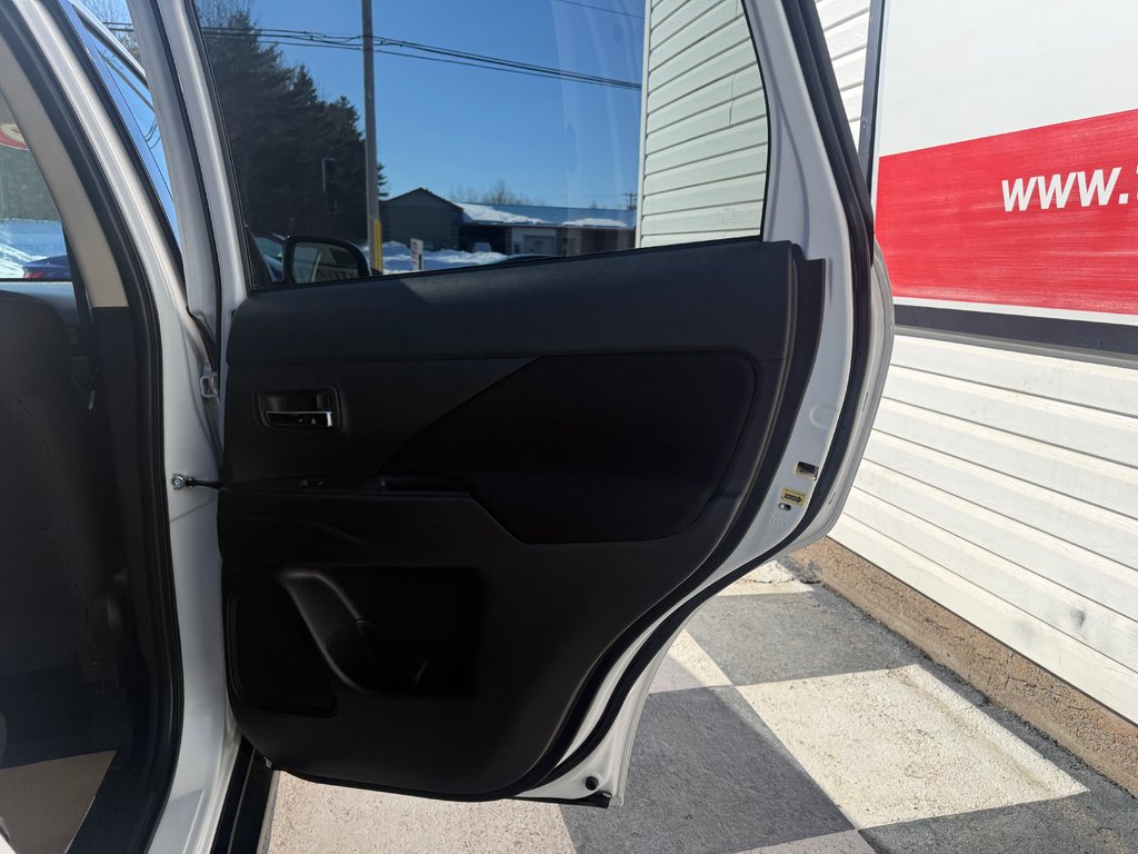 Mitsubishi OUTLANDER ES ES, keyless entry, backup camera, Bluetooth 2019 à COLDBROOK, Nouvelle-Écosse - 16 - w1024h768px