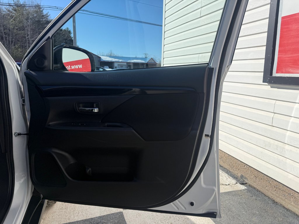 Mitsubishi OUTLANDER ES ES, keyless entry, backup camera, Bluetooth 2019 à COLDBROOK, Nouvelle-Écosse - 18 - w1024h768px