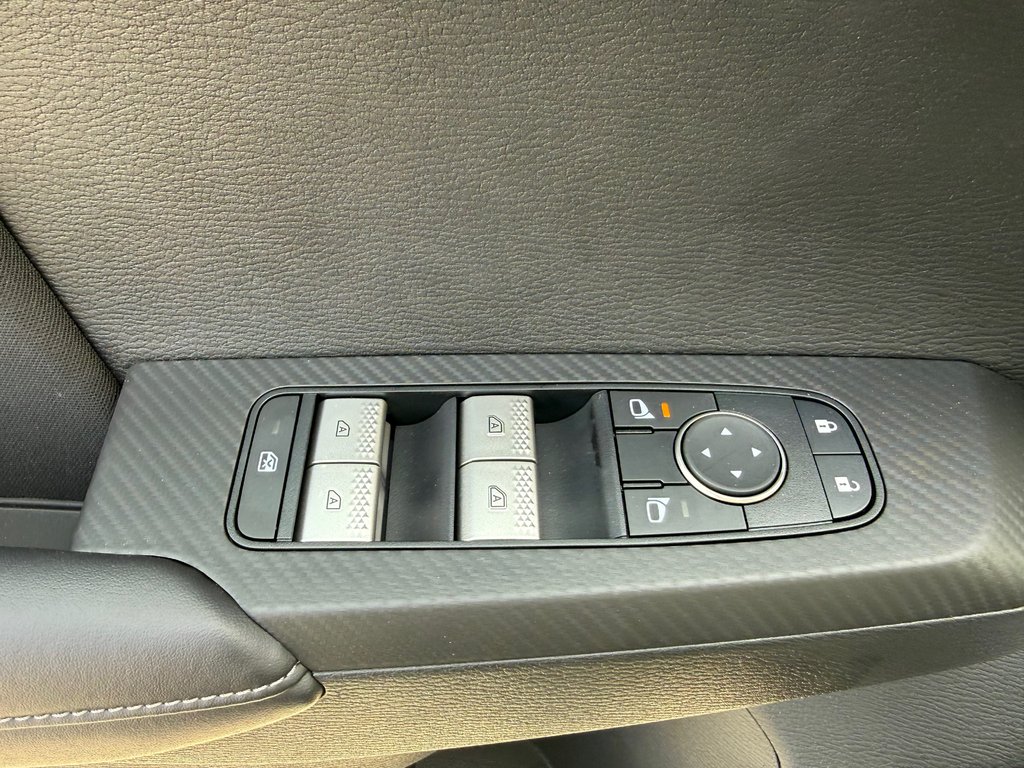 2025 Mitsubishi OUTLANDER PHEV ES S-AWC ES S-AWC in Kentville, Nova Scotia - 8 - w1024h768px