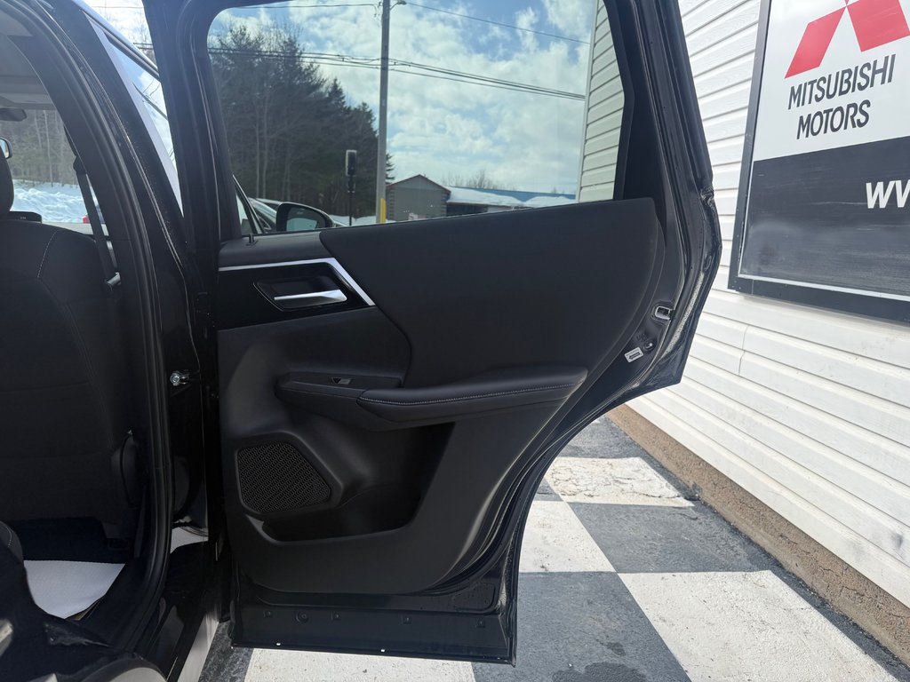 2025 Mitsubishi OUTLANDER PHEV ES S-AWC ES S-AWC in Kentville, Nova Scotia - 16 - w1024h768px