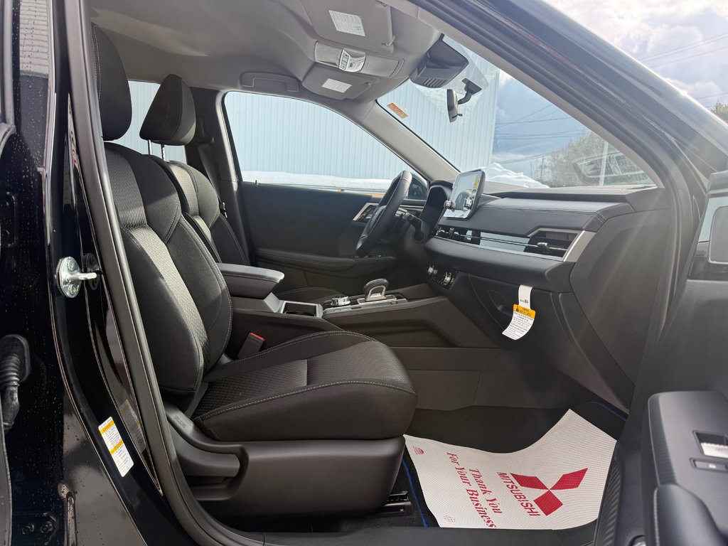 2025 Mitsubishi OUTLANDER PHEV ES S-AWC ES S-AWC in Kentville, Nova Scotia - 19 - w1024h768px