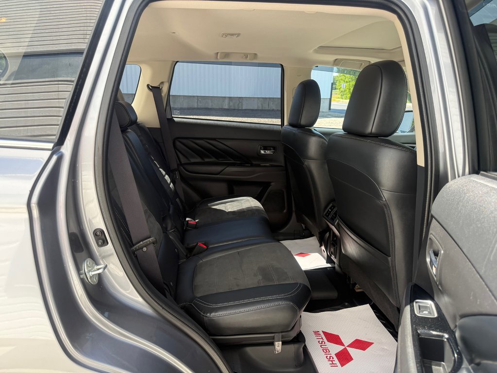 2019 Mitsubishi Outlander PHEV GT S-AWC, keyless entry, backup camera, Bluetooth in COLDBROOK, Nova Scotia - 18 - w1024h768px