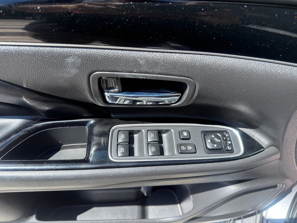 2019 Mitsubishi Outlander PHEV GT S-AWC, keyless entry, backup camera, Bluetooth in COLDBROOK, Nova Scotia - 8 - w1024h768px