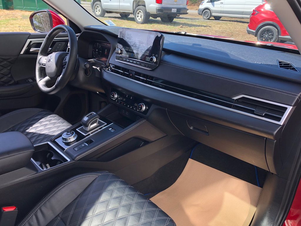 2023 Mitsubishi OUTLANDER PHEV in Kentville, Nova Scotia - 26 - w1024h768px