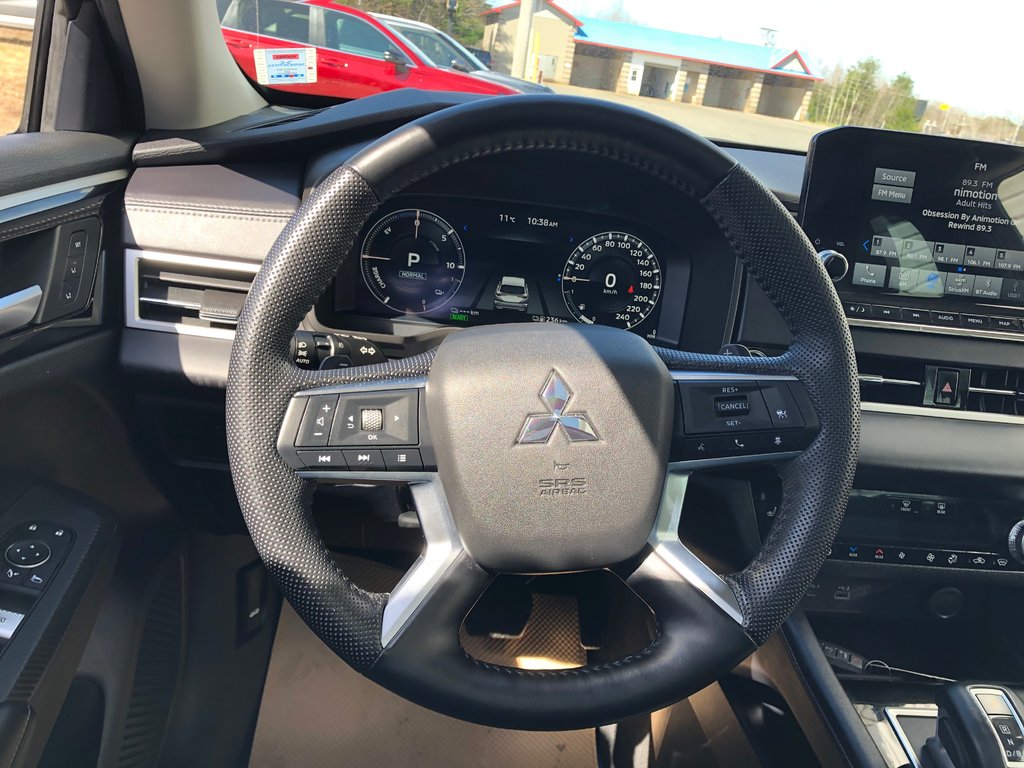 2023 Mitsubishi OUTLANDER PHEV in Kentville, Nova Scotia - 9 - w1024h768px
