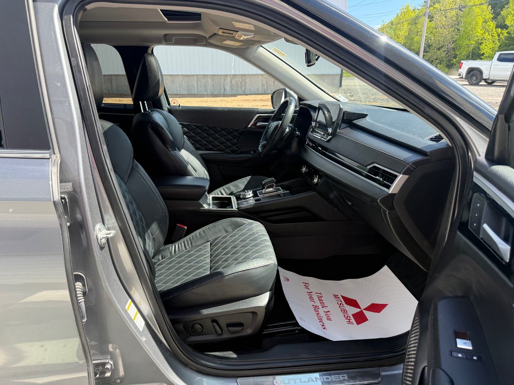 2023 Mitsubishi Outlander PHEV SEL, keyless entry, backup camera, Bluetooth in COLDBROOK, Nova Scotia - 21 - w1024h768px