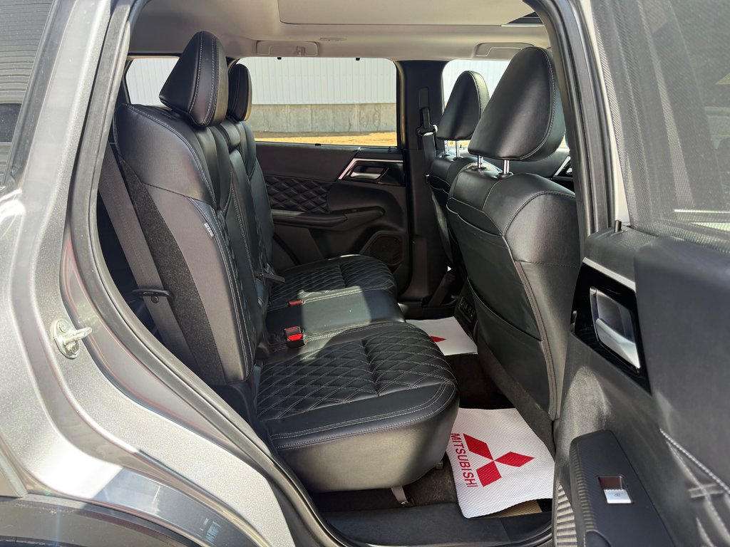 2023 Mitsubishi Outlander PHEV SEL, keyless entry, backup camera, Bluetooth in COLDBROOK, Nova Scotia - 19 - w1024h768px