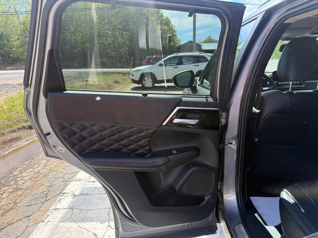 2023 Mitsubishi Outlander PHEV SEL, keyless entry, backup camera, Bluetooth in COLDBROOK, Nova Scotia - 14 - w1024h768px